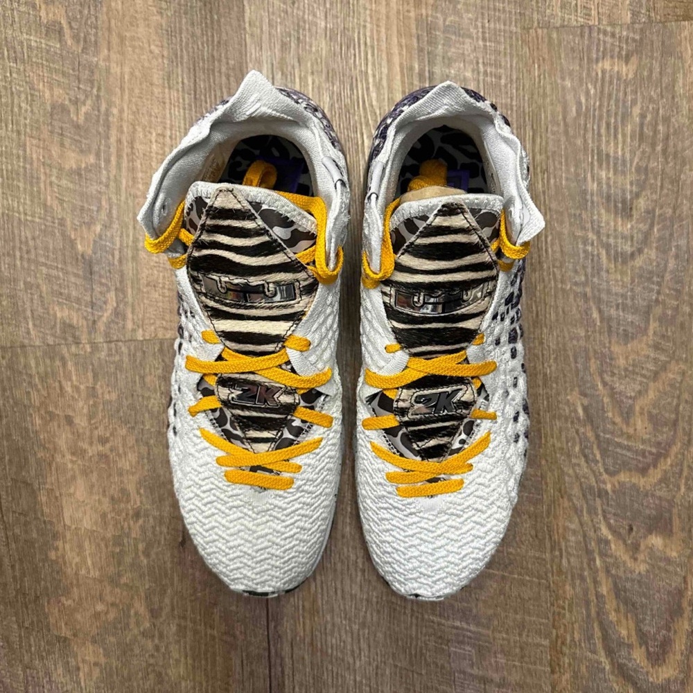 Nike LeBron 17 XVII x NBA 2K20 2K Playoffs Gamer Exclusive - Picture 4 of 13